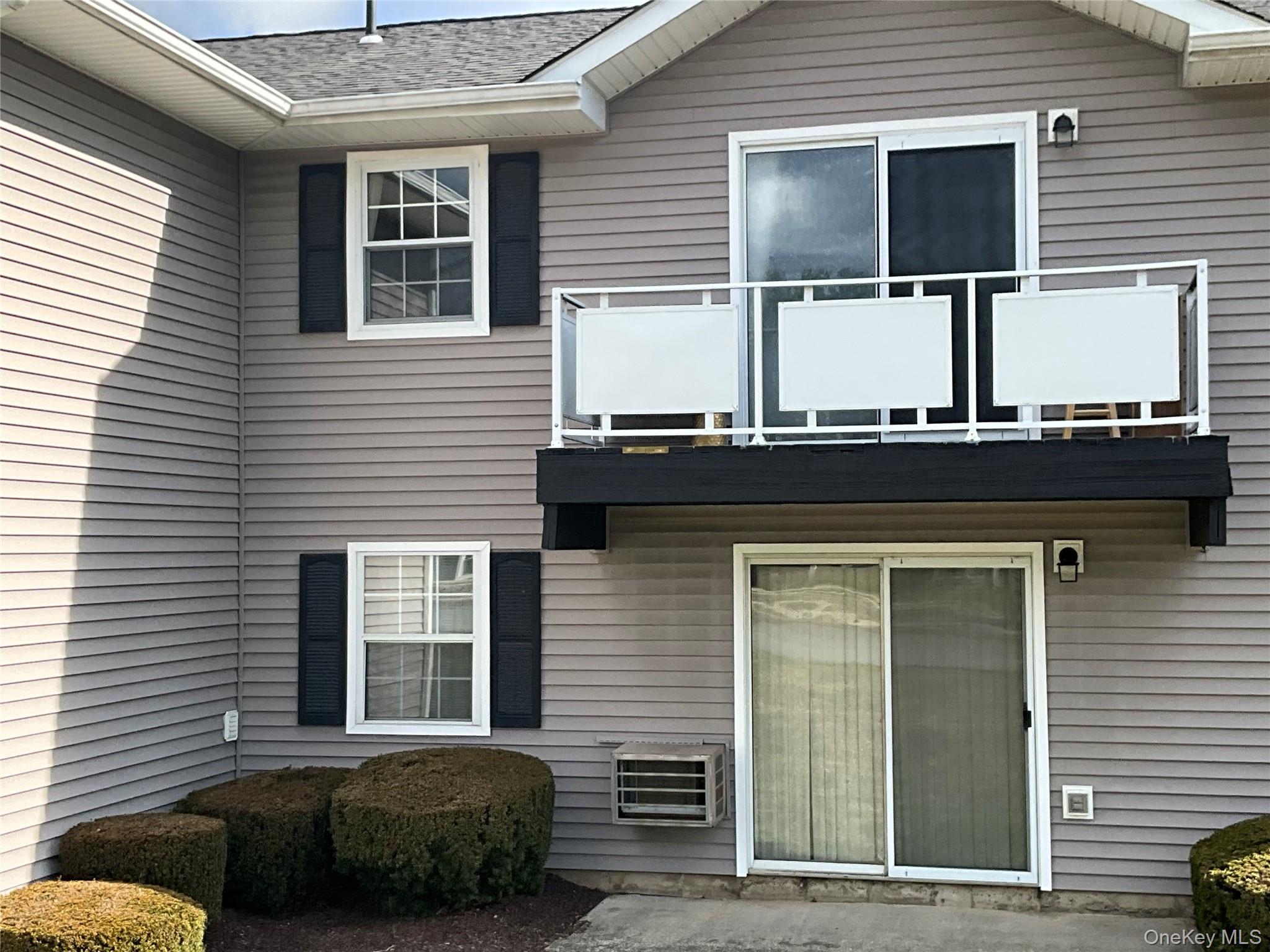 100 Hillside Drive Unit: B10