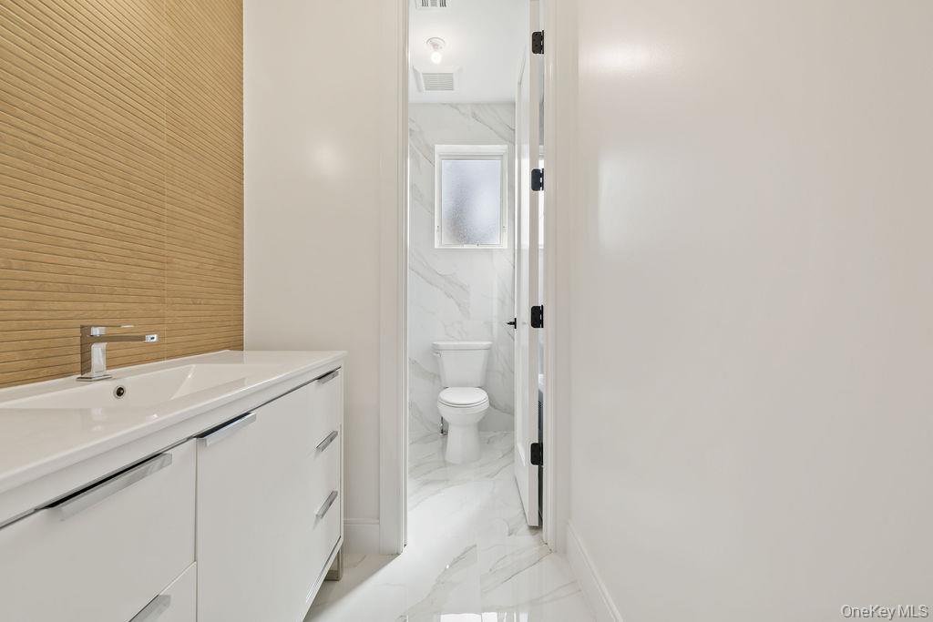 5 Mirror Lake Road Unit: 201