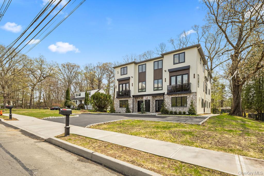 5 Mirror Lake Road Unit: 201