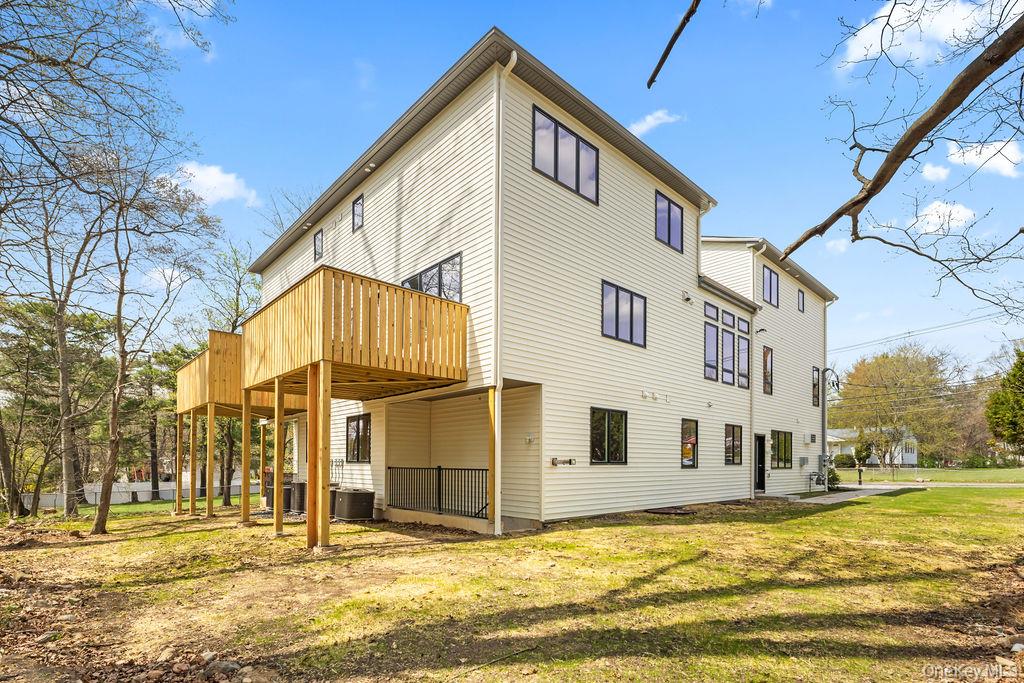 5 Mirror Lake Road Unit: 201