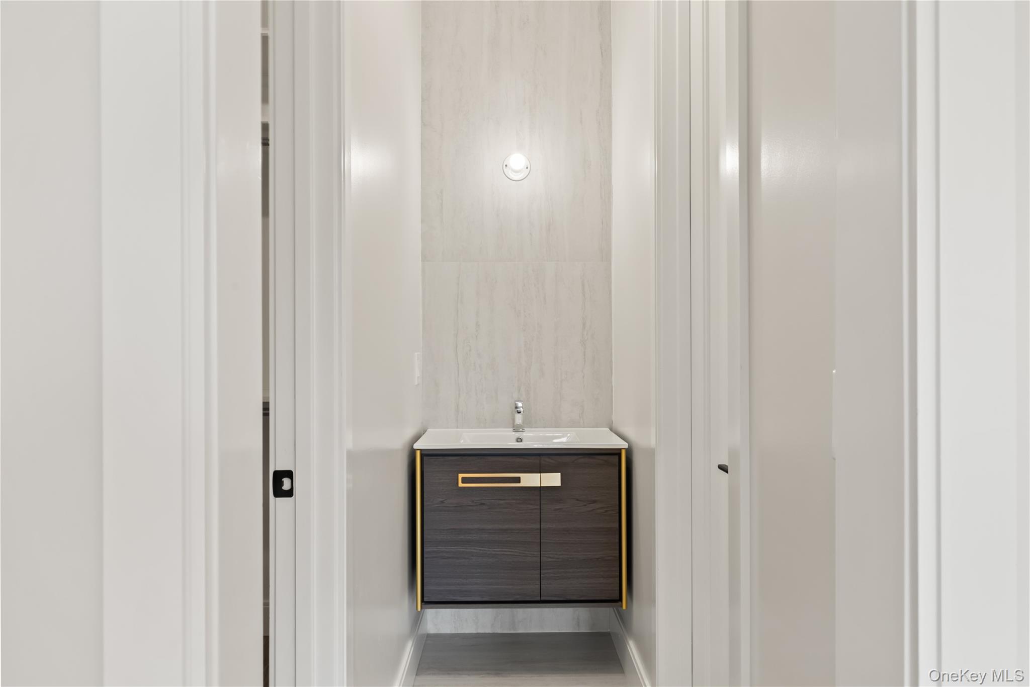 5 Mirror Lake Road Unit: 201