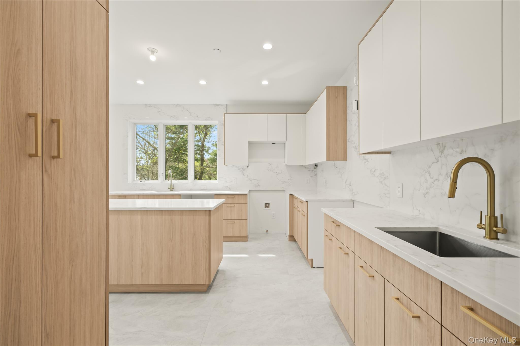 5 Mirror Lake Road Unit: 201