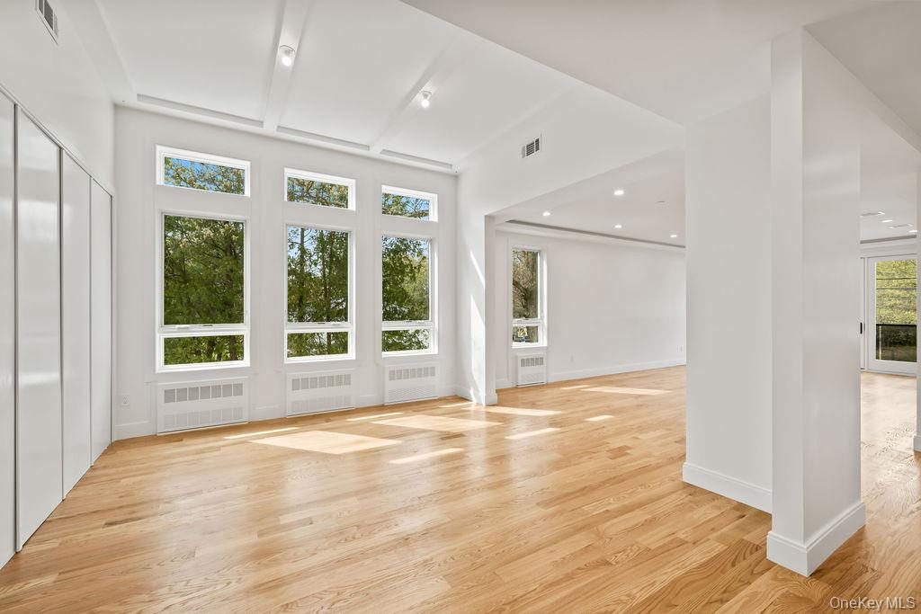 5 Mirror Lake Road Unit: 201