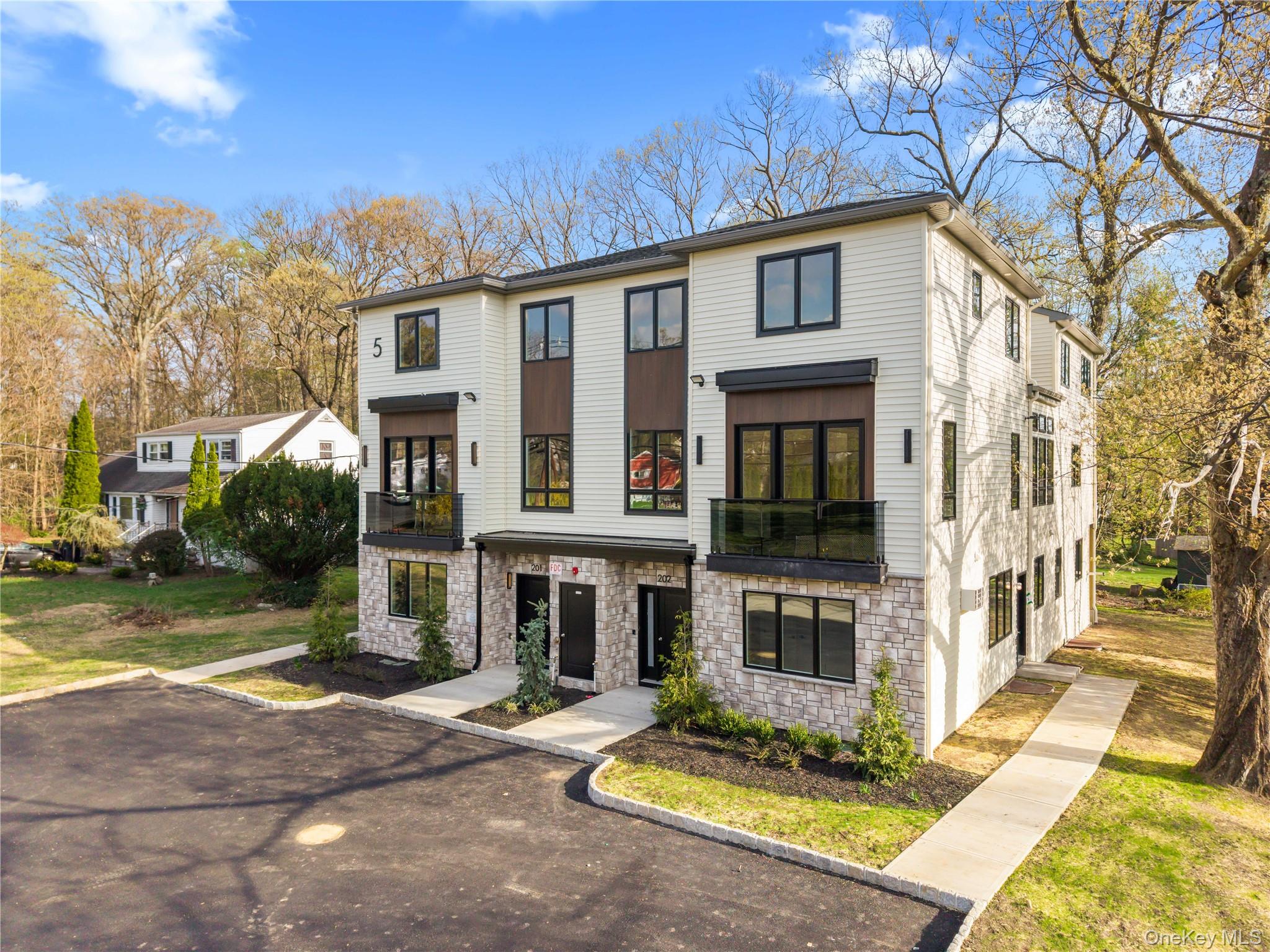 5 Mirror Lake Road Unit: 202