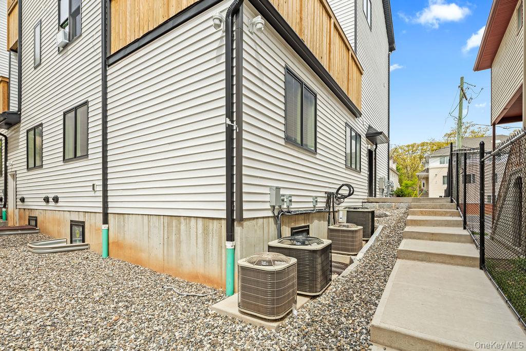 8 1st Street Unit: 111
