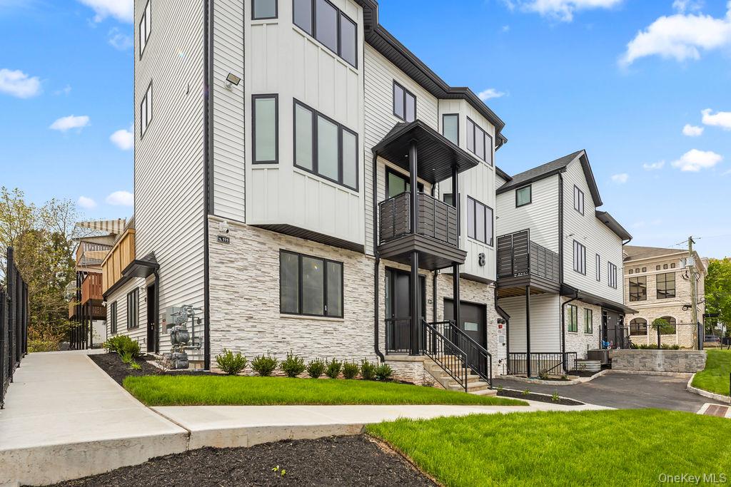 8 1st Street Unit: 111