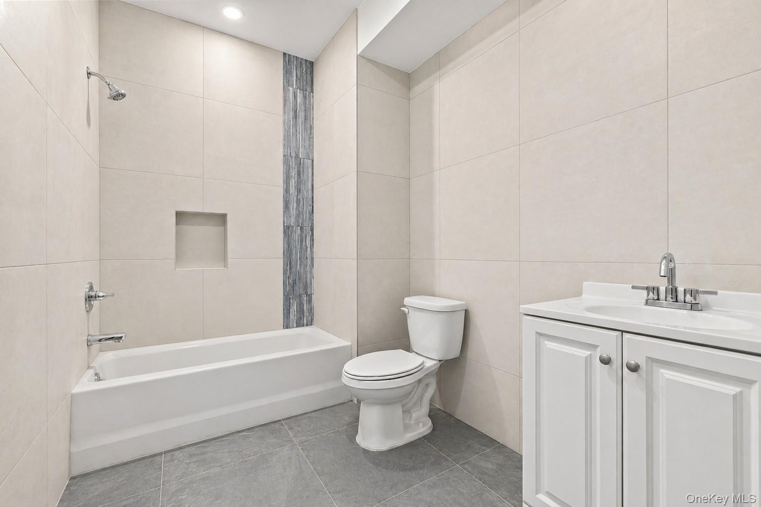 8 1st Street Unit: 111