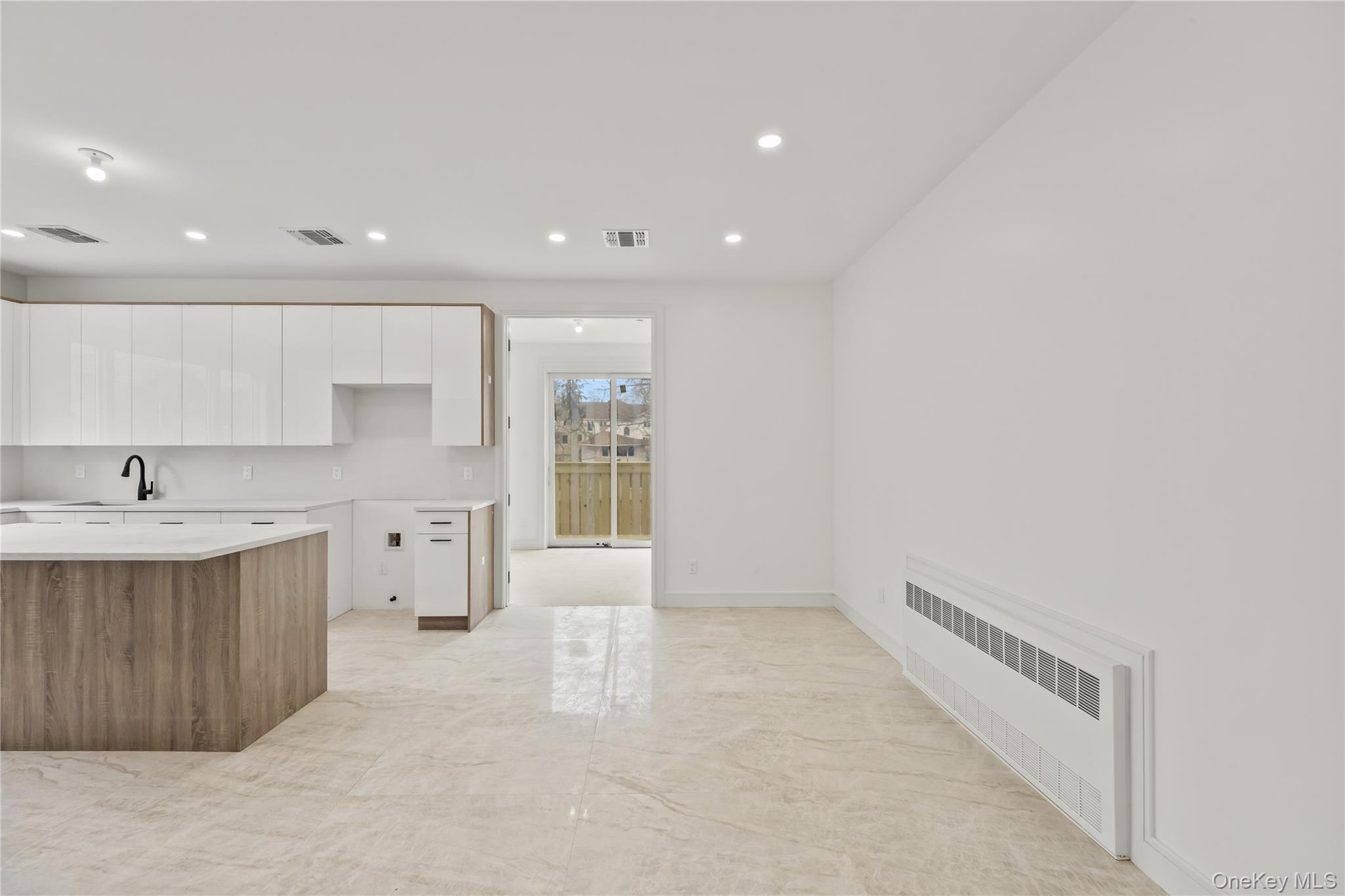 13 Warren Court Unit: 212