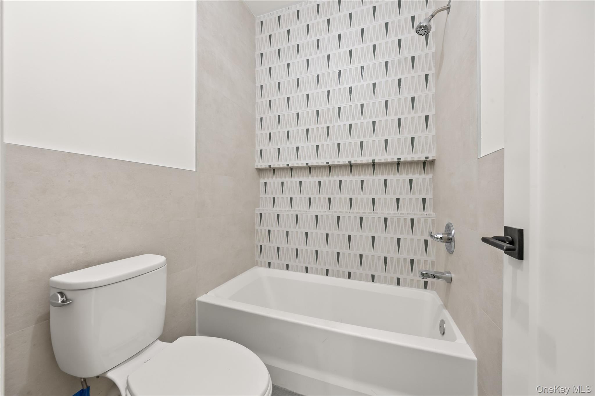 13 Warren Court Unit: 212