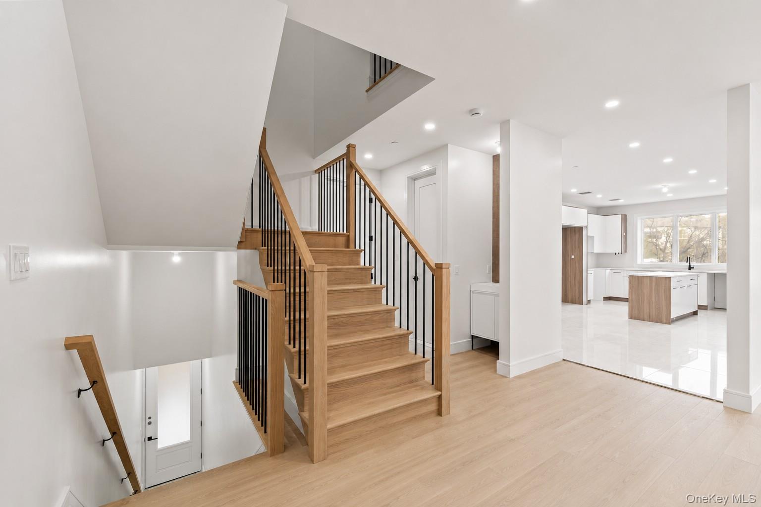 15 Warren Court Unit: 201