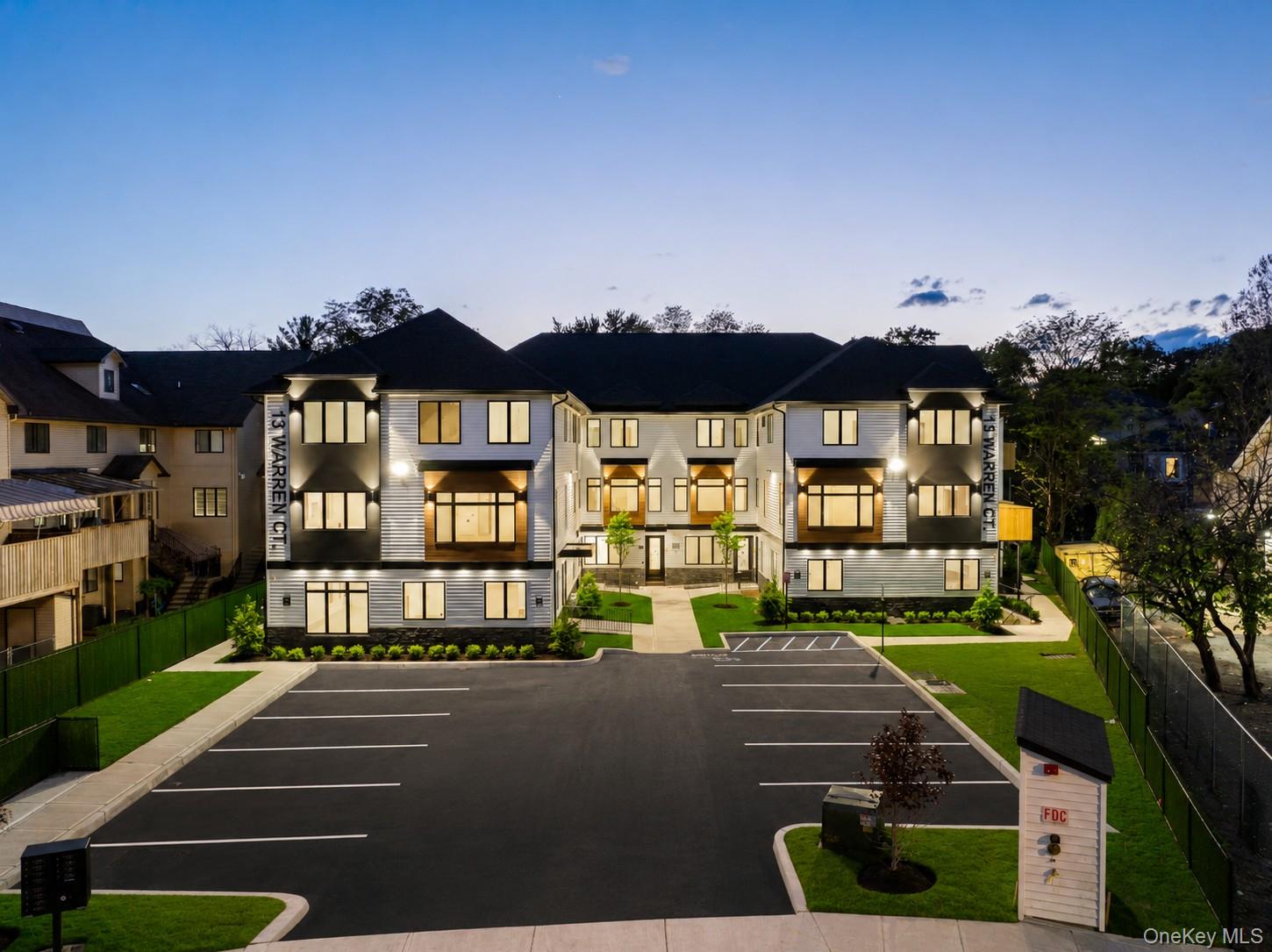 15 Warren Court Unit: 201