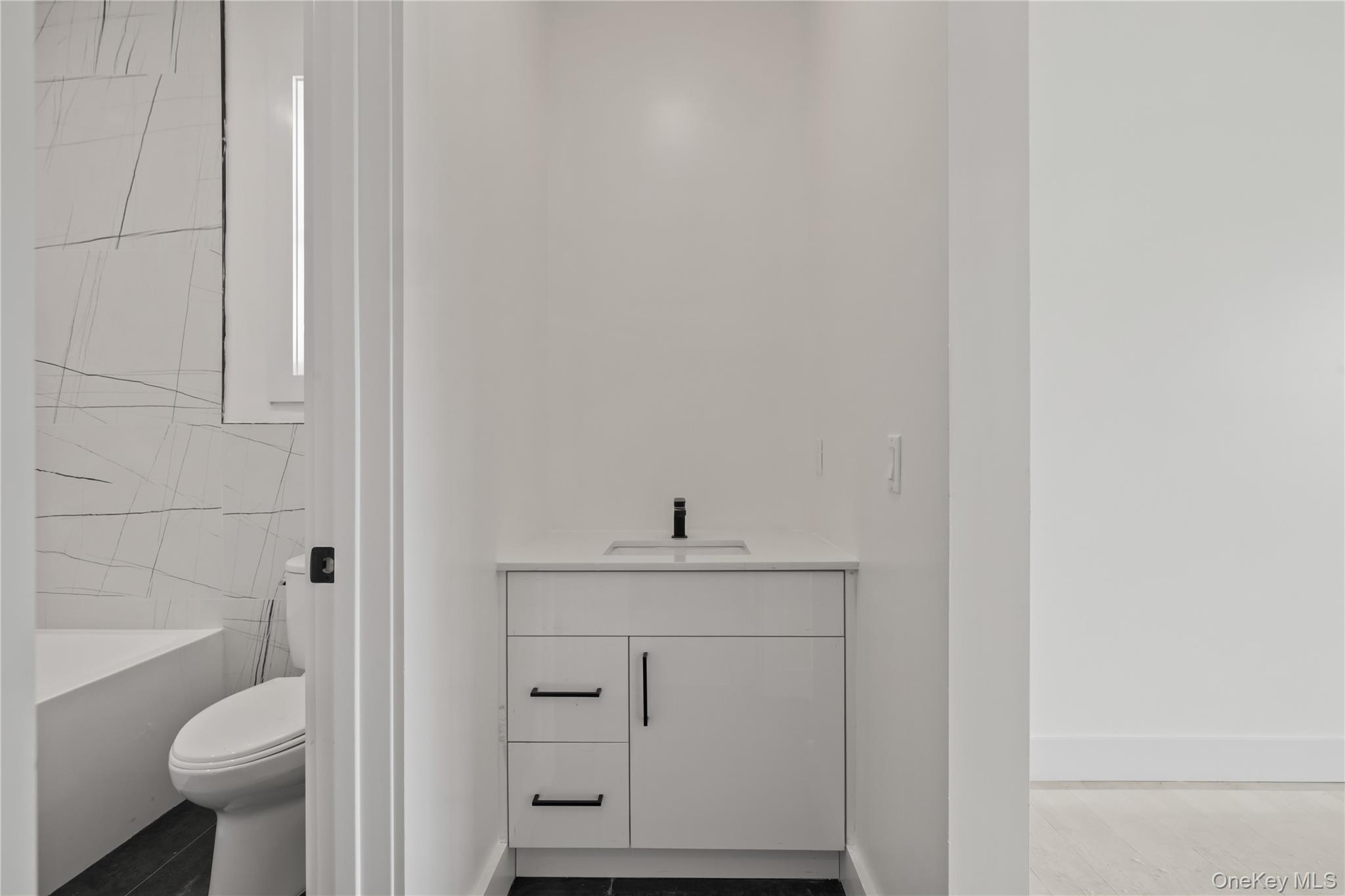 15 Warren Court Unit: 201