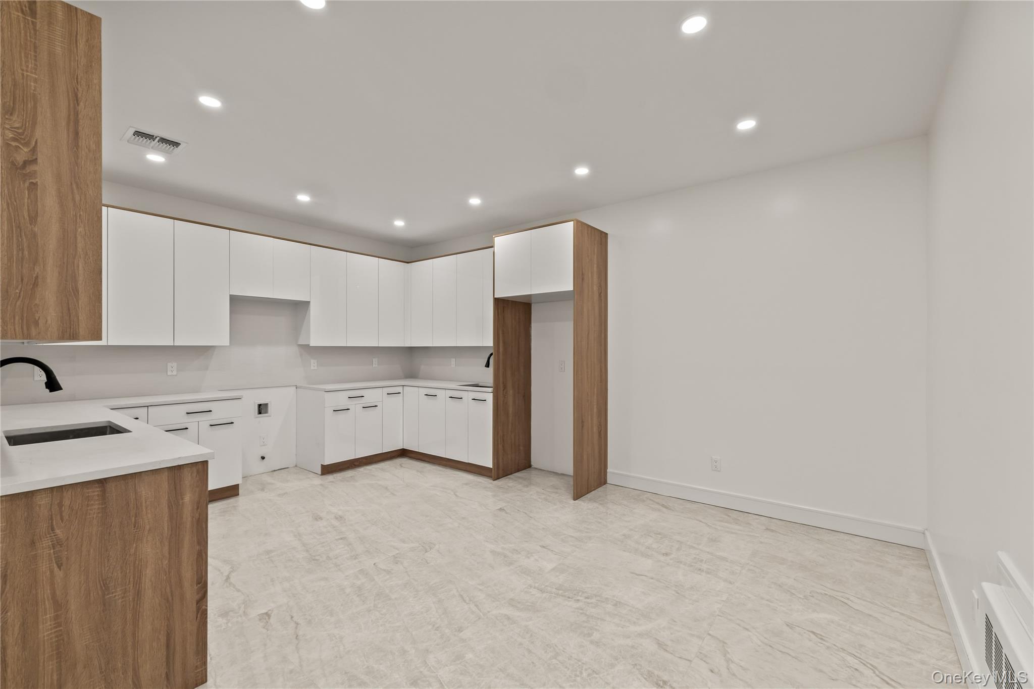 15 Warren Court Unit: 314