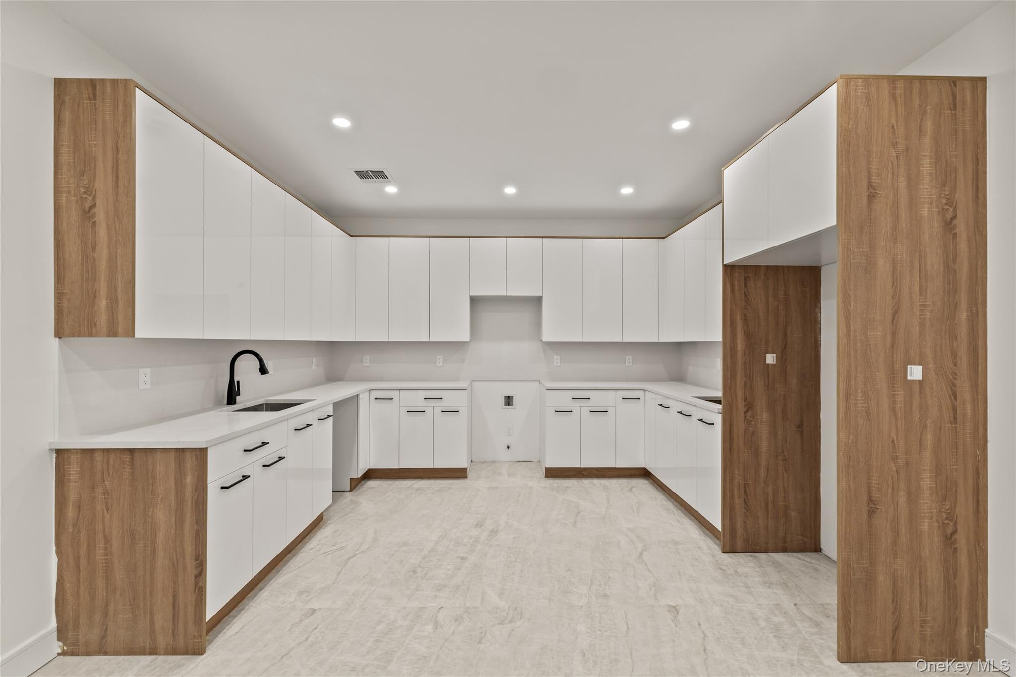15 Warren Court Unit: 314