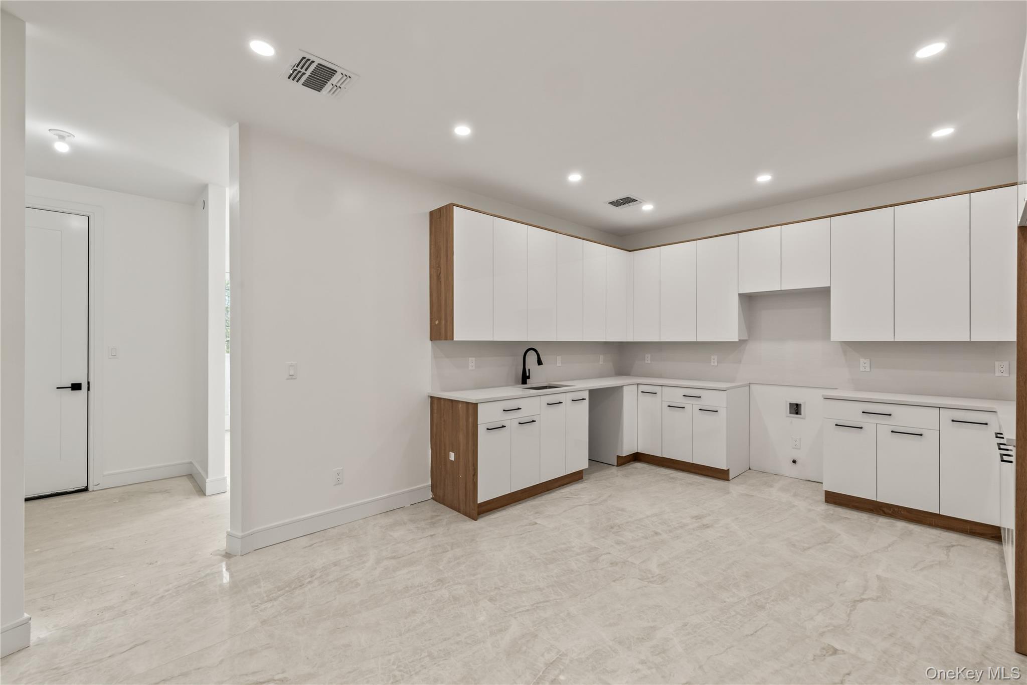 15 Warren Court Unit: 314