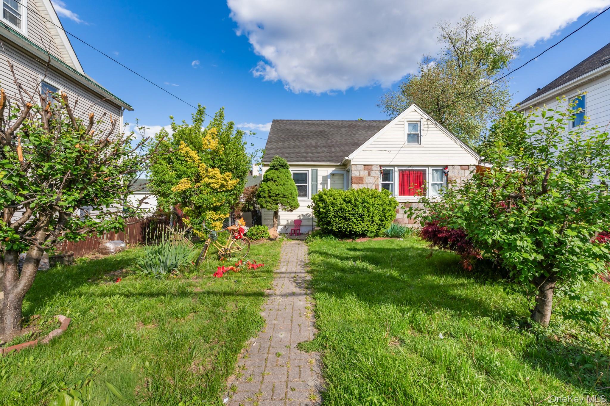13 Westside Avenue