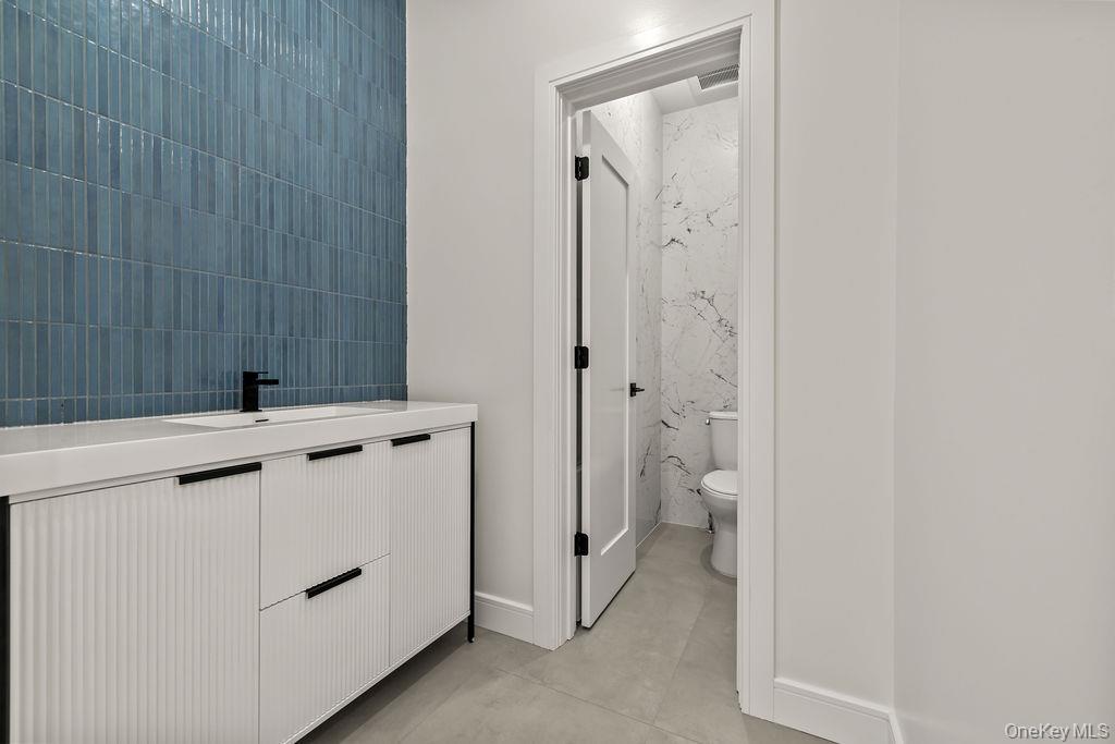 11 Lincoln Street Unit: 101