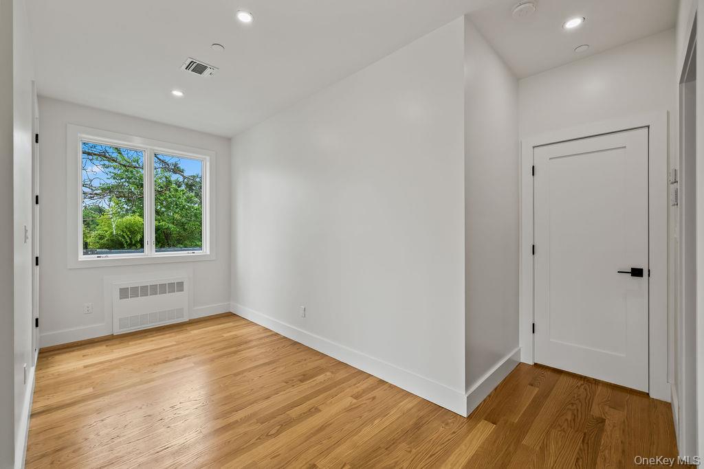 11 Lincoln Street Unit: 101