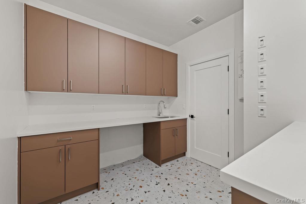 11 Lincoln Street Unit: 101