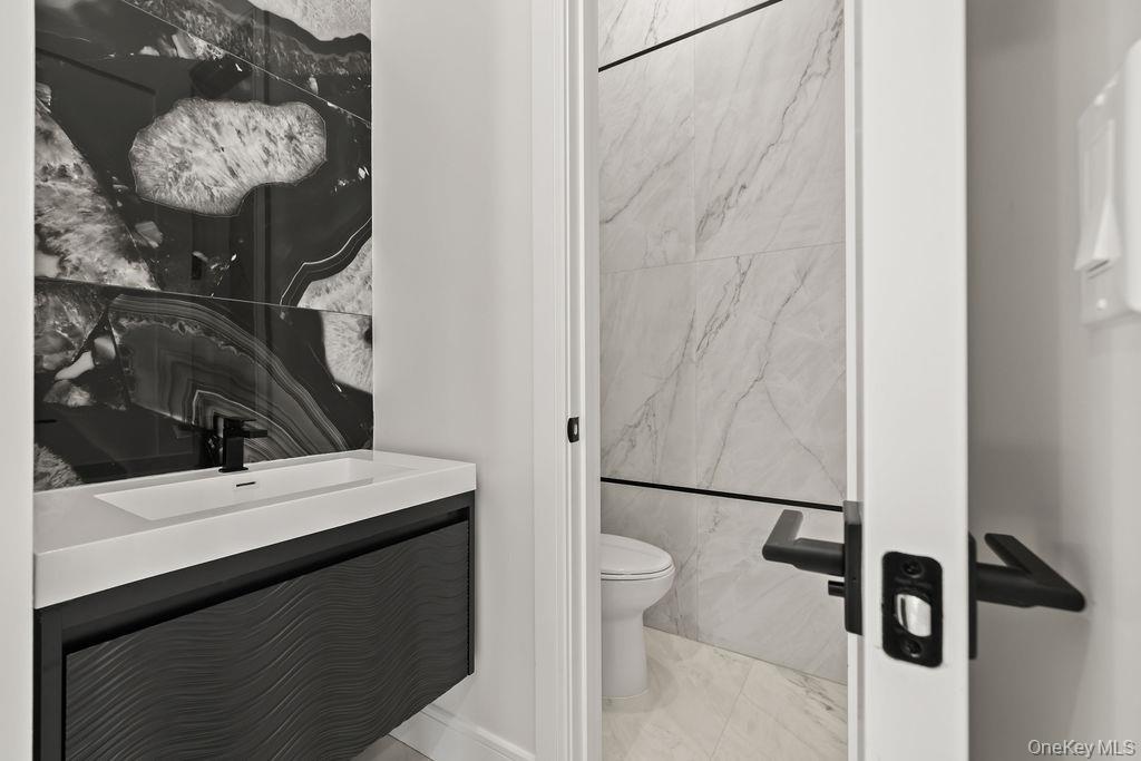 11 Lincoln Street Unit: 101