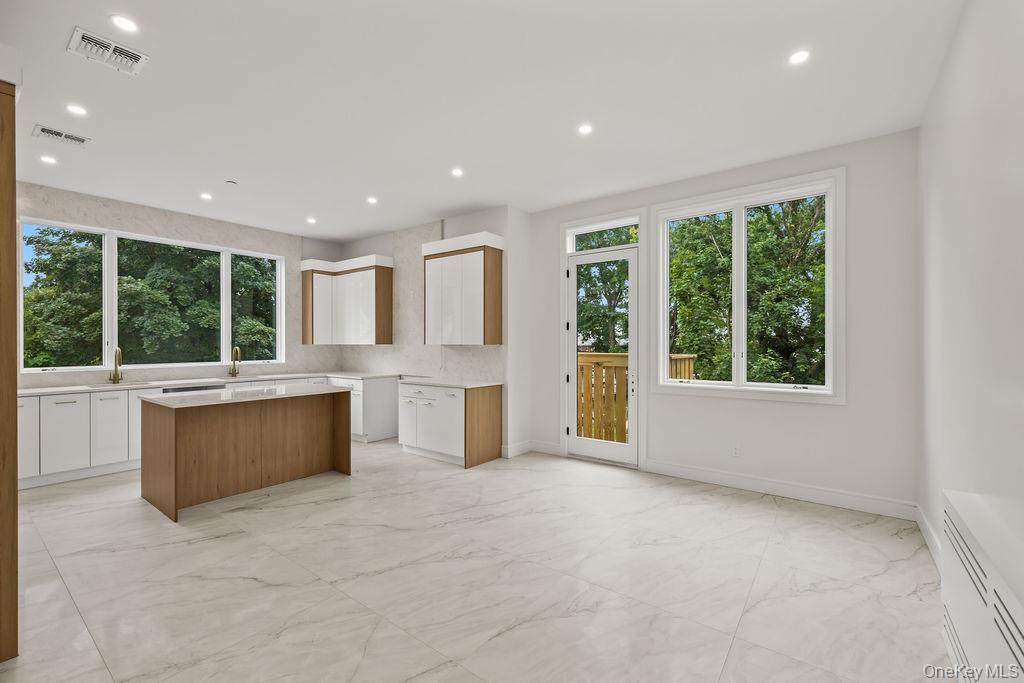 11 Lincoln Street Unit: 101