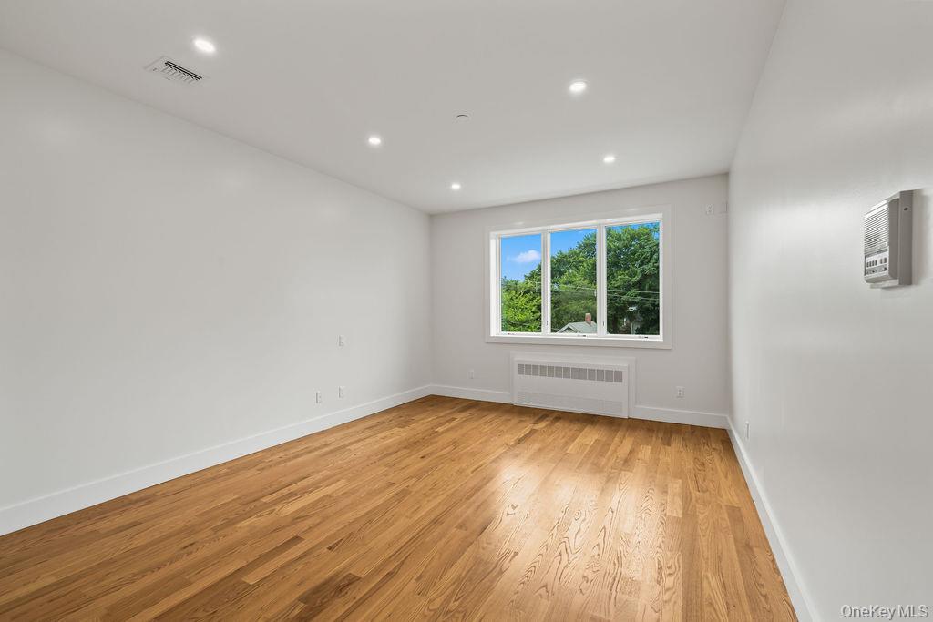 11 Lincoln Street Unit: 101