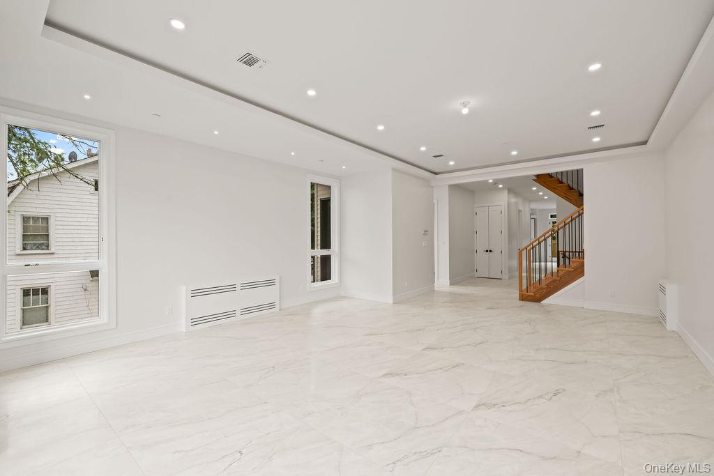 11 Lincoln Street Unit: 101