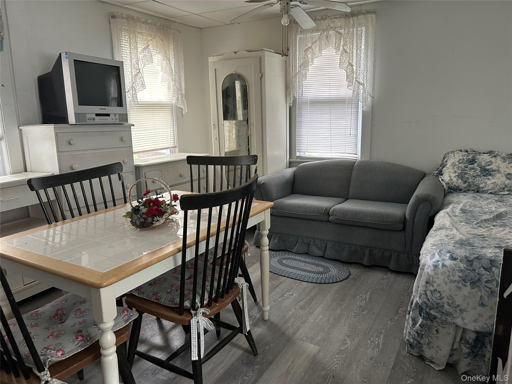 52 Greentree Road Unit: 12A