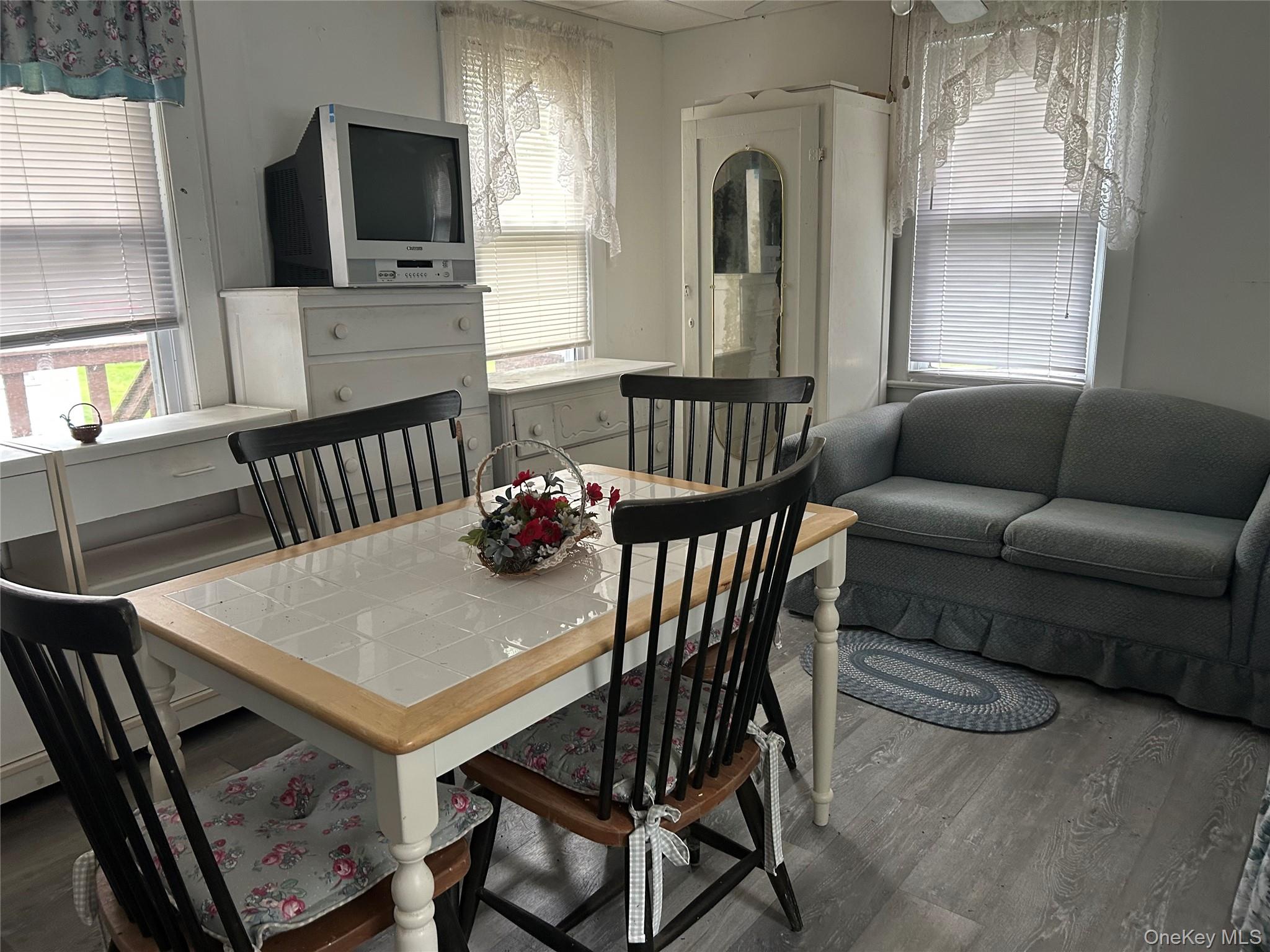 52 Greentree Road Unit: 12A