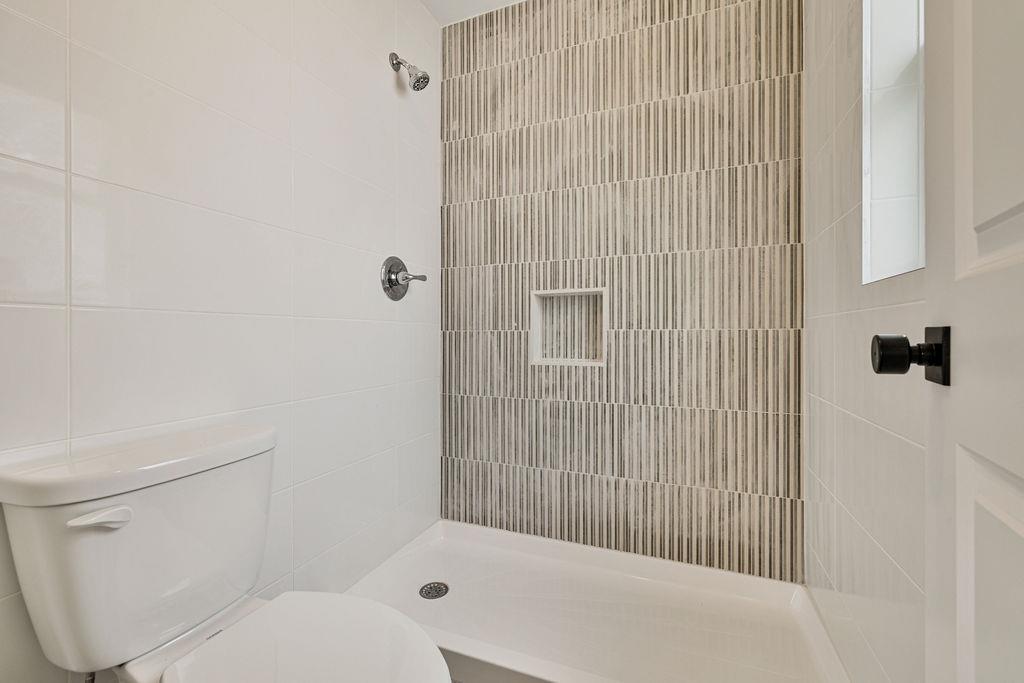 23 Northbrook Road Unit: 202