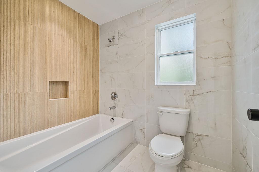 23 Northbrook Road Unit: 202