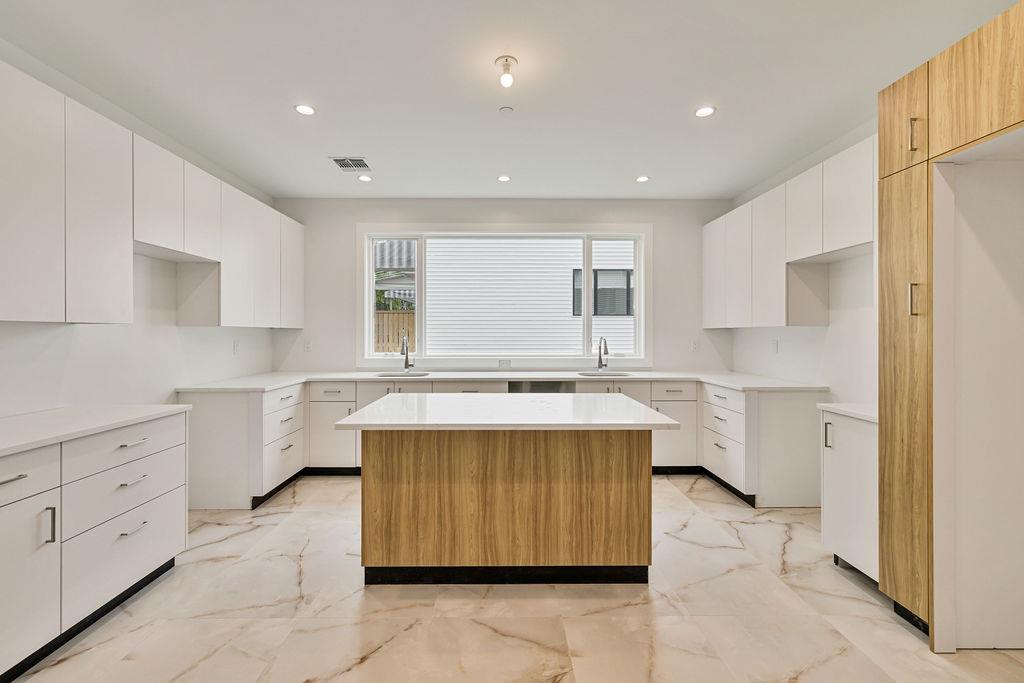 23 Northbrook Road Unit: 202