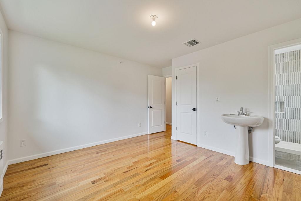 23 Northbrook Road Unit: 202