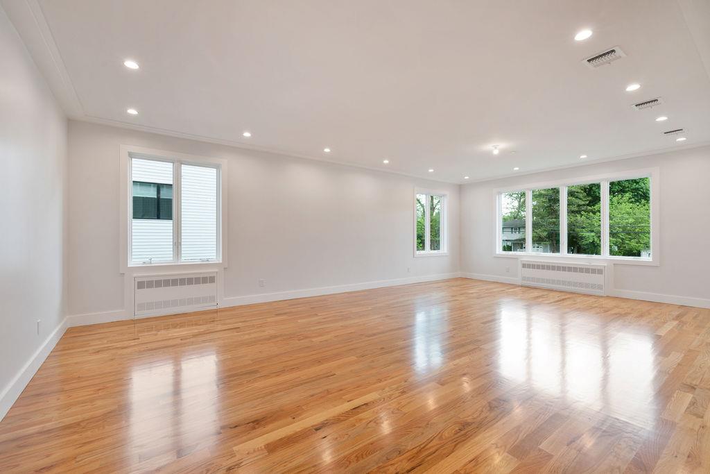 23 Northbrook Road Unit: 202