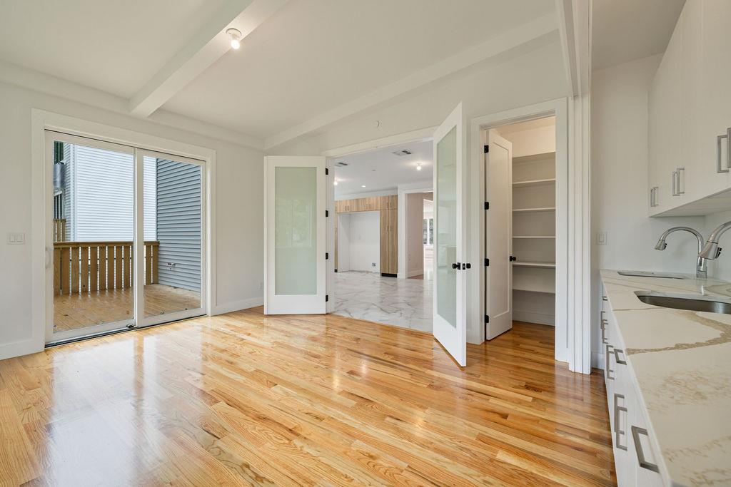 23 Northbrook Road Unit: 202