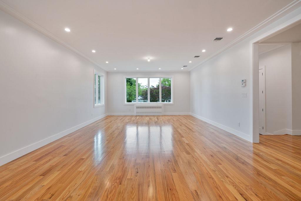 23 Northbrook Road Unit: 202