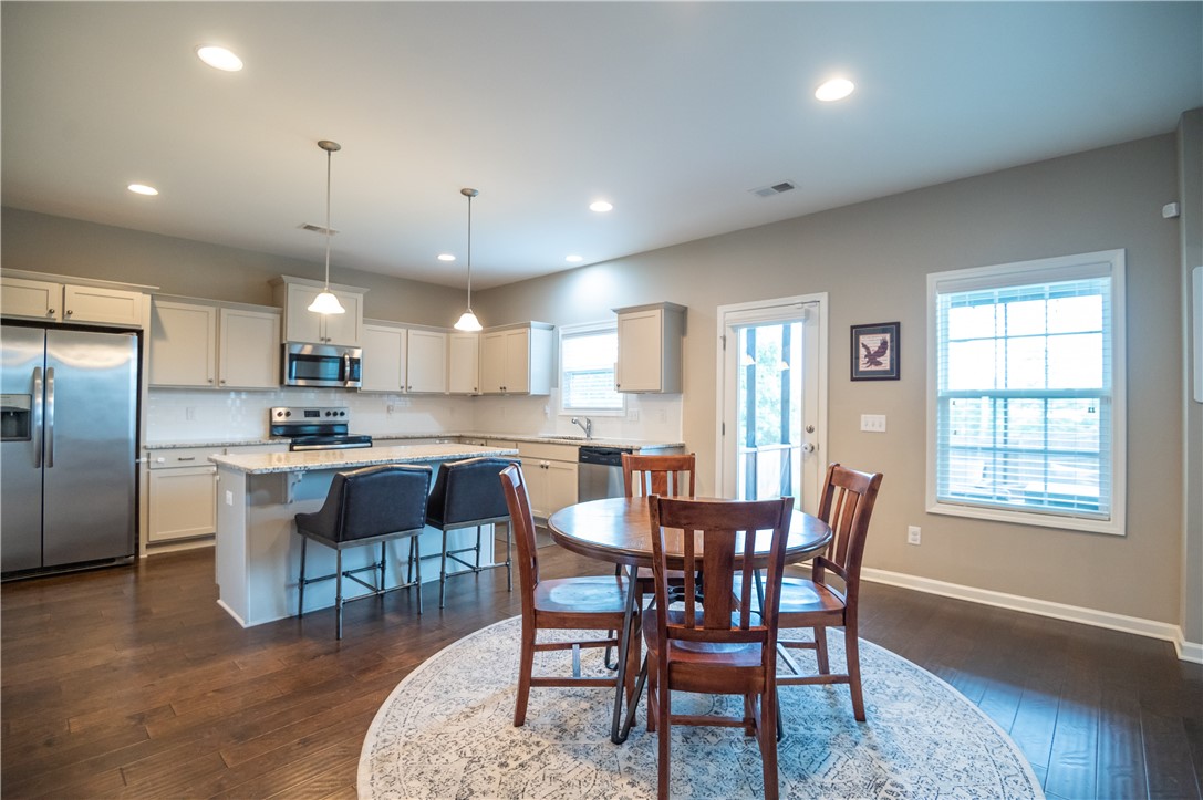 2408 ROCKY POINT DRIVE