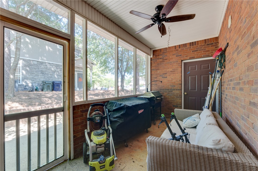 372 JACK HAMPTON DRIVE