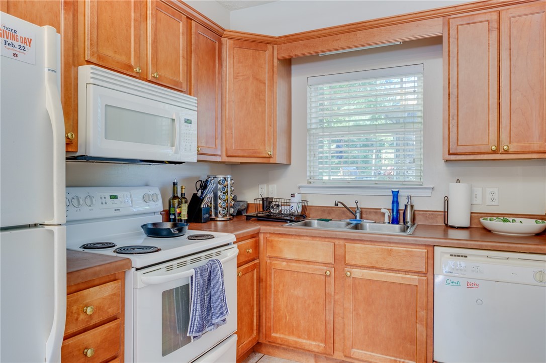 372 JACK HAMPTON DRIVE