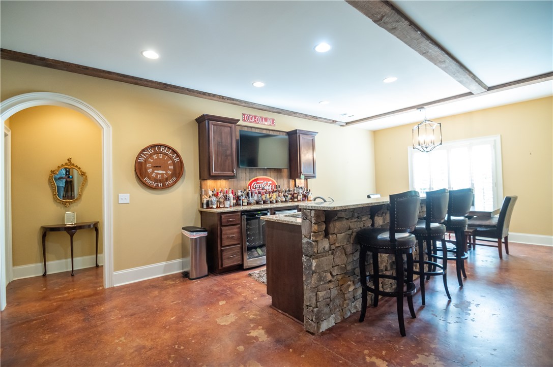 2492 GLENN BROOKE DRIVE