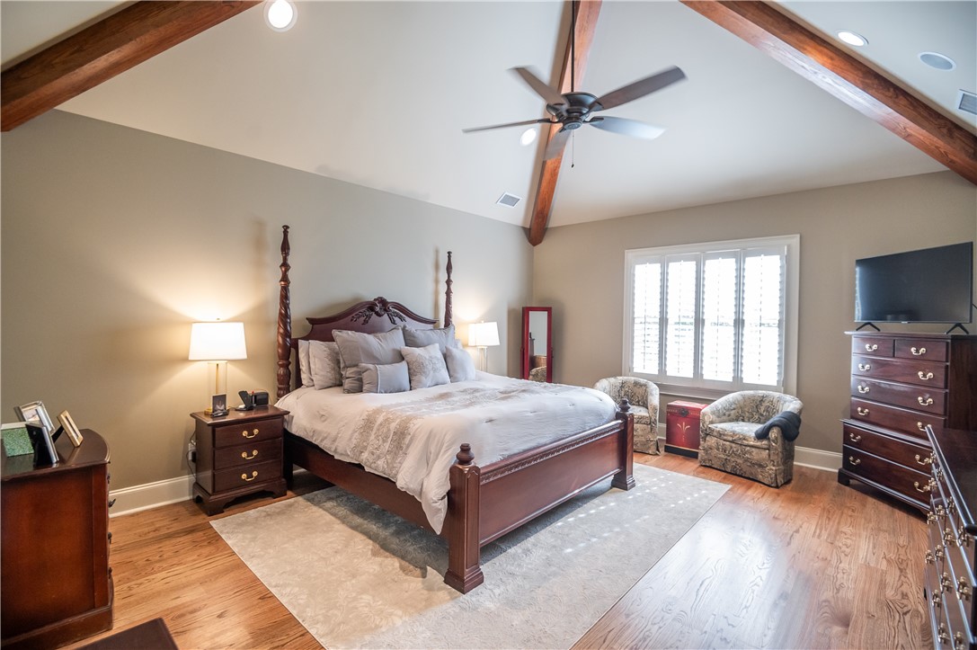 2492 GLENN BROOKE DRIVE