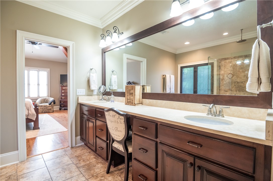 2492 GLENN BROOKE DRIVE