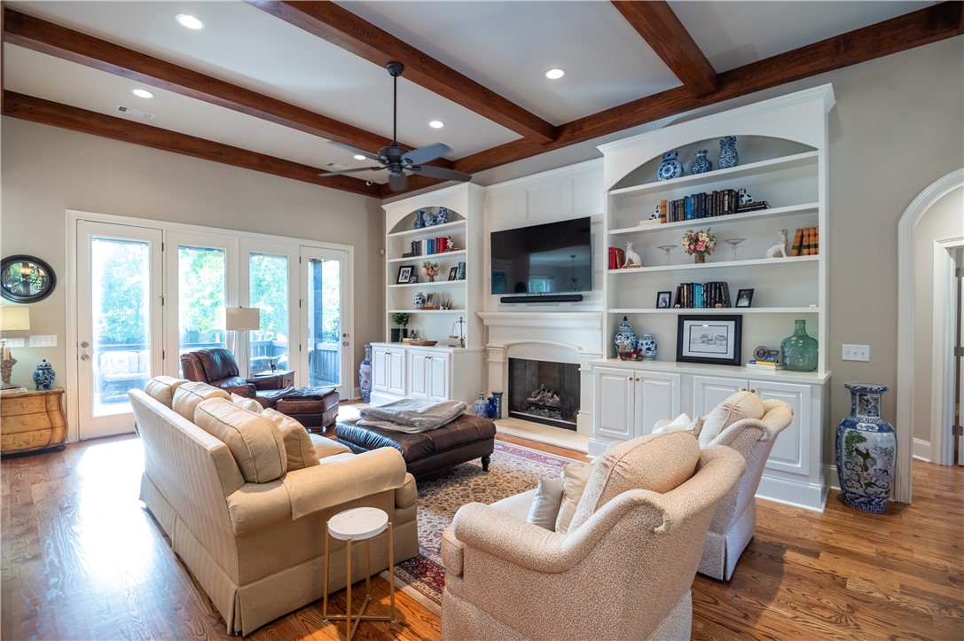 2492 GLENN BROOKE DRIVE