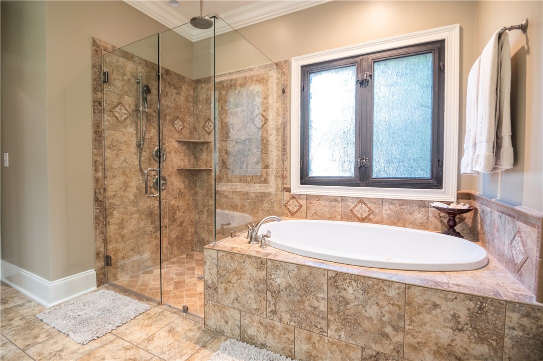 2492 GLENN BROOKE DRIVE