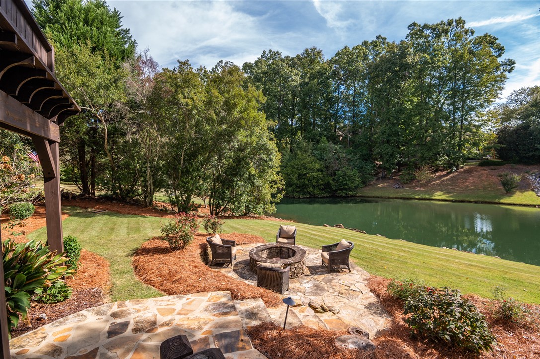 2492 GLENN BROOKE DRIVE