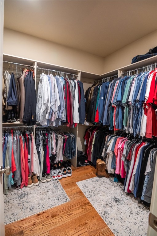 2492 GLENN BROOKE DRIVE