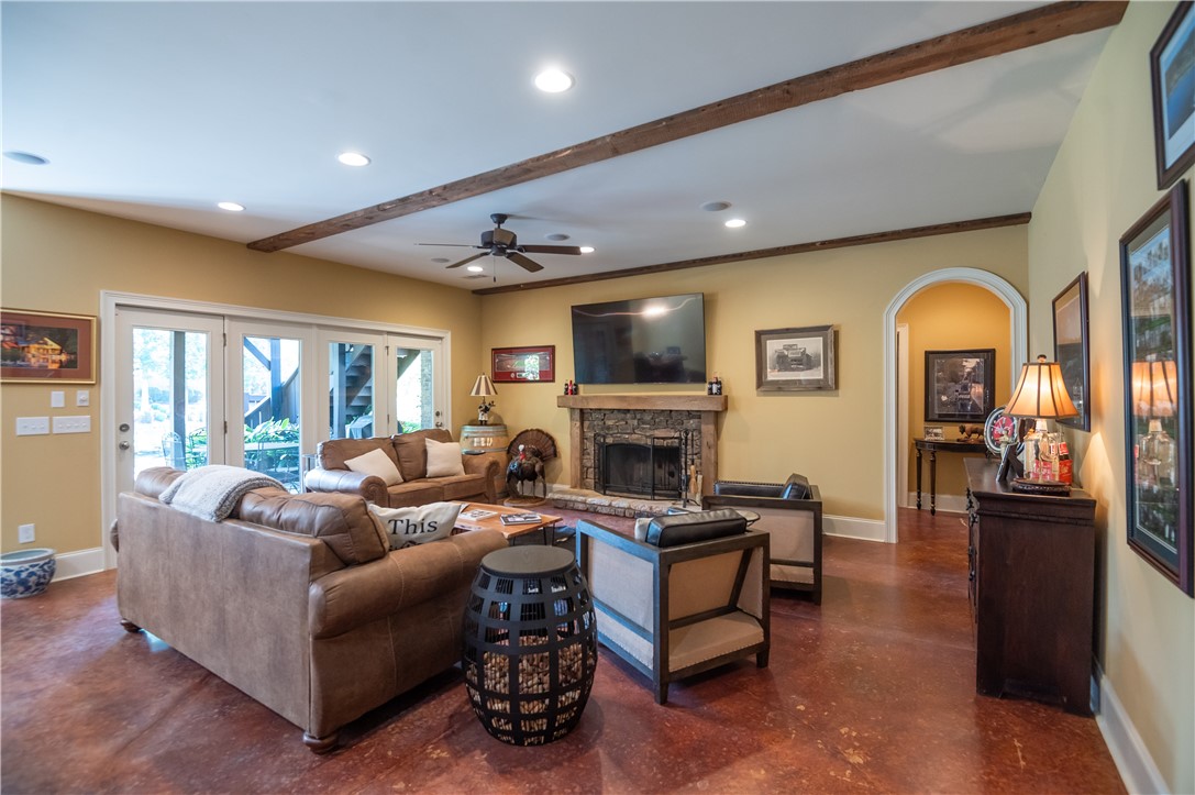 2492 GLENN BROOKE DRIVE