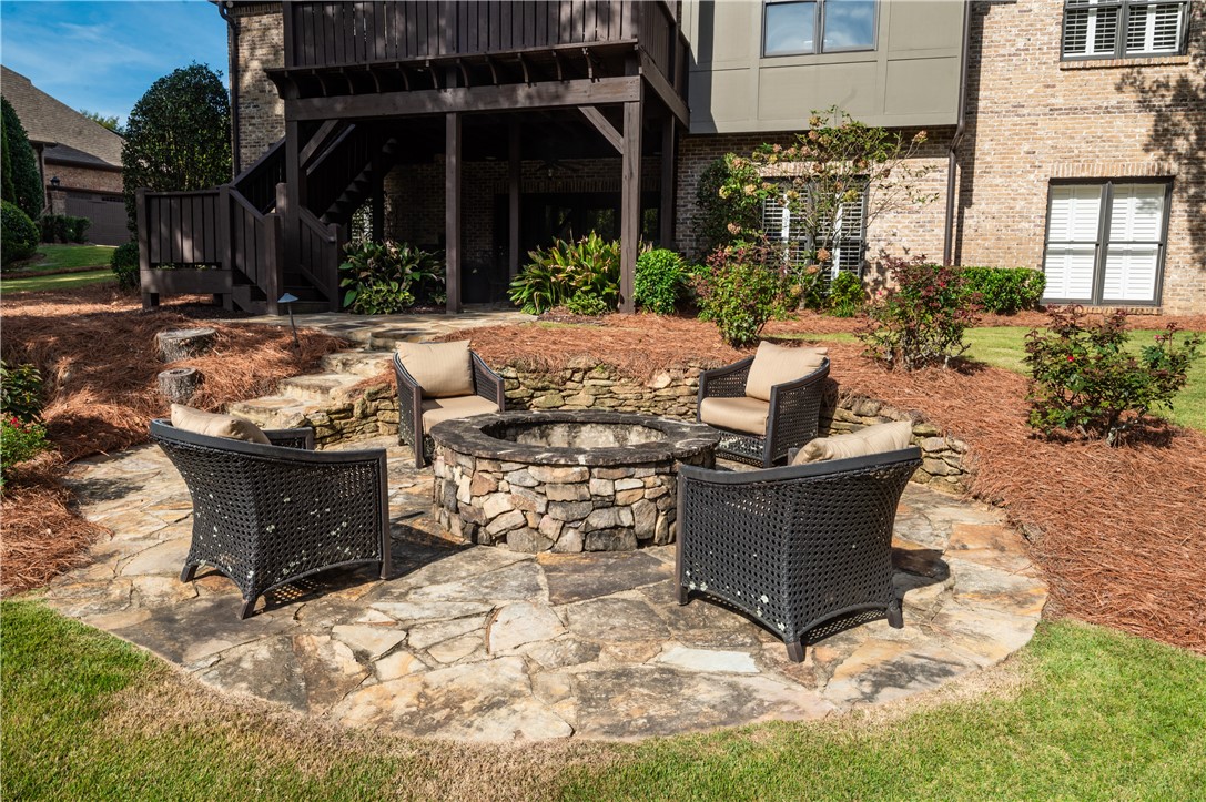 2492 GLENN BROOKE DRIVE