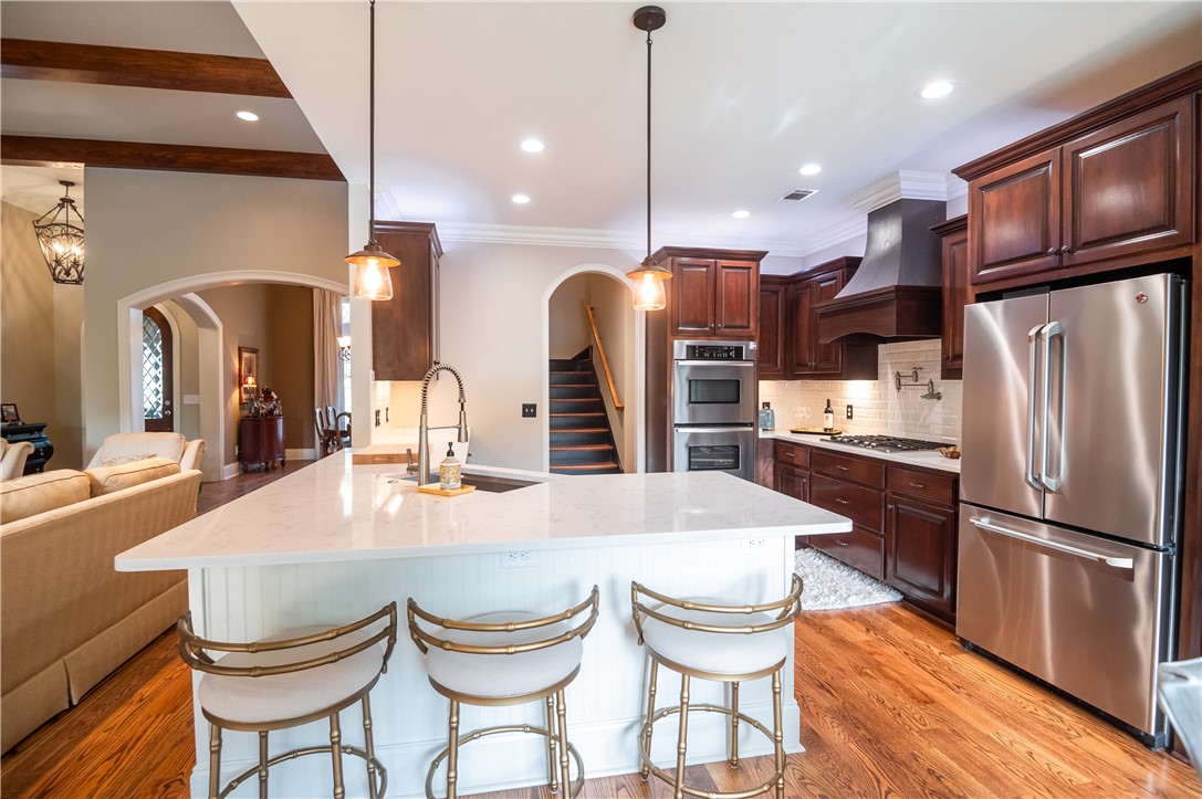 2492 GLENN BROOKE DRIVE