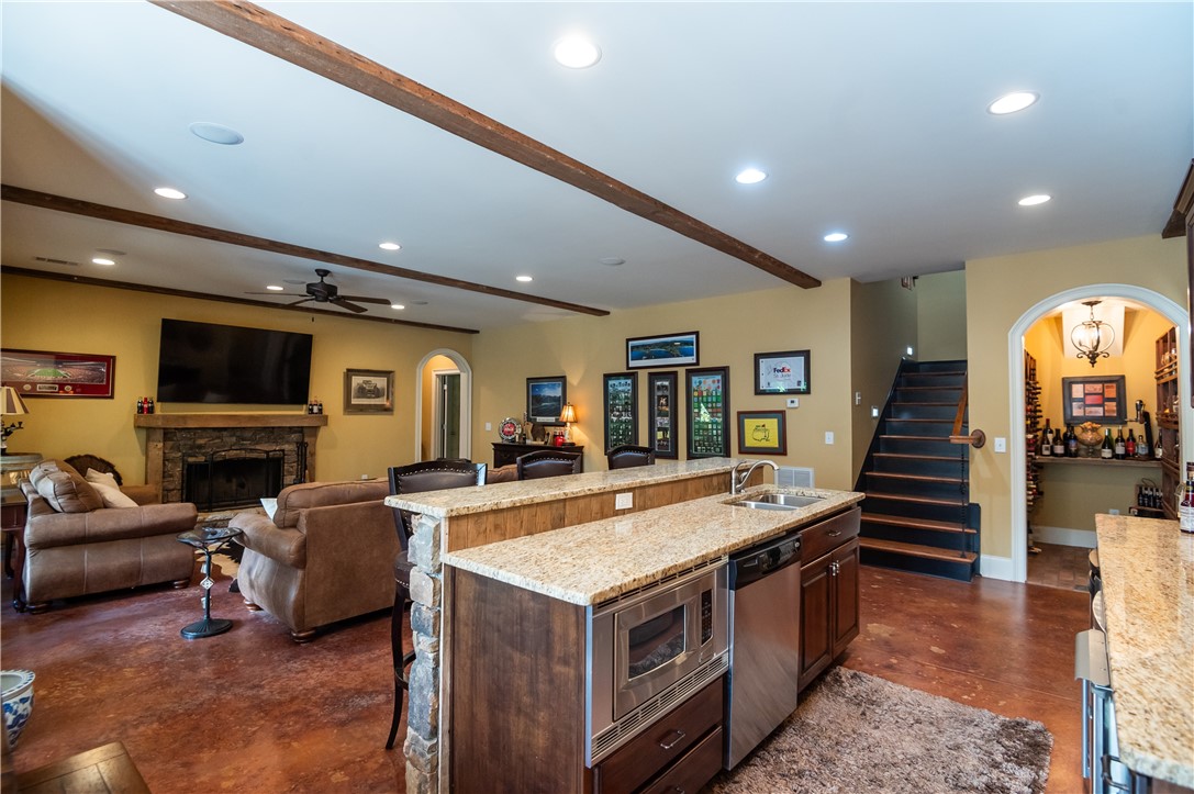 2492 GLENN BROOKE DRIVE